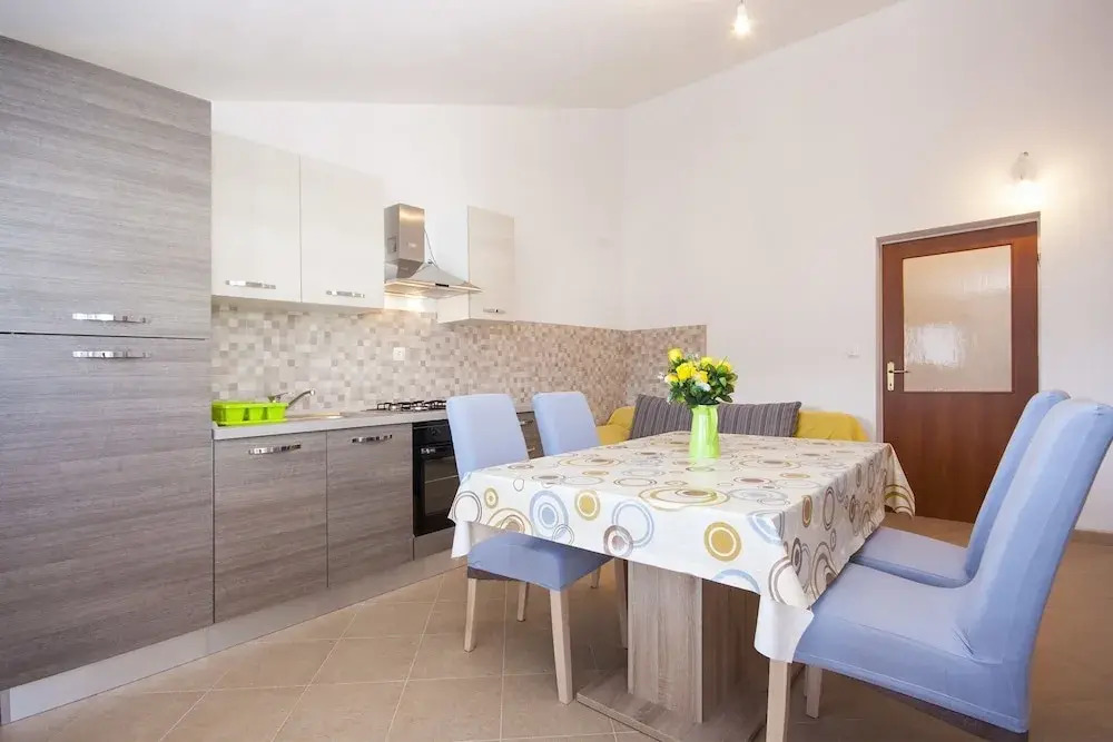 Per - Comfortable Family Apartments - A3