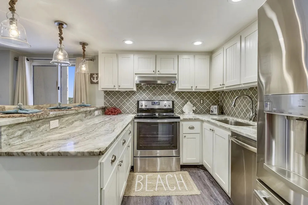 Pinnacle Port by Book That Condo