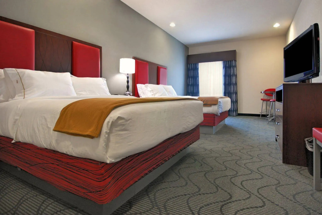 Holiday Inn Express and Suites Oklahoma City North by IHG