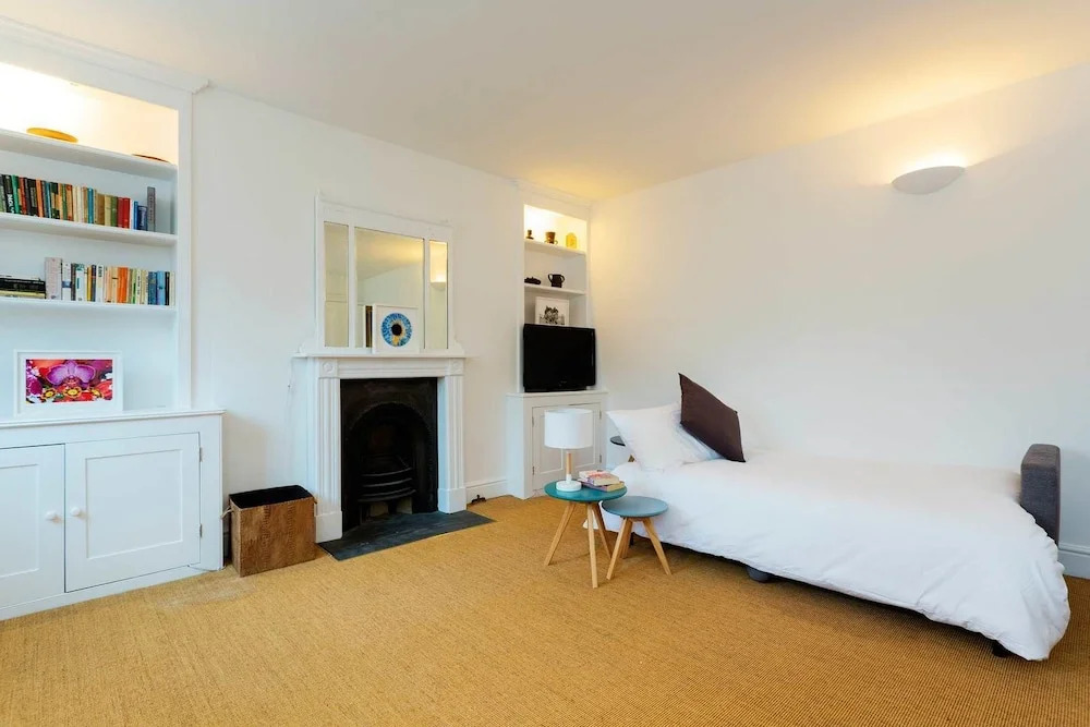 London Bridge Hideaway