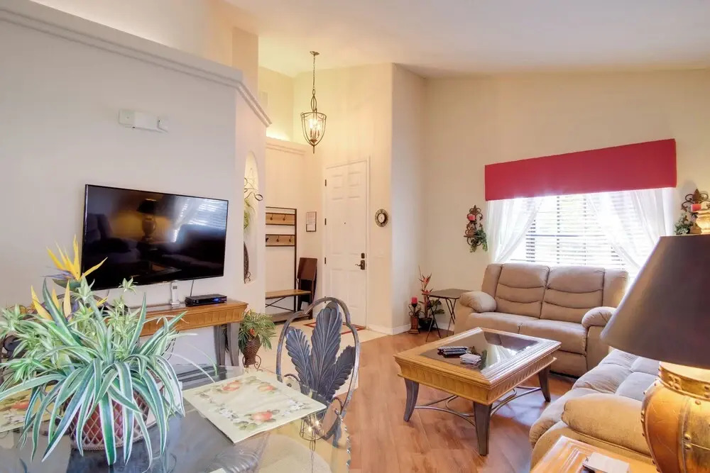 Sunny Villa w/ Lanai: 17 Mi to Disney