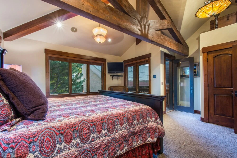 Slopeside 4 bedroom Townhome by All Seasons Resort Lodging