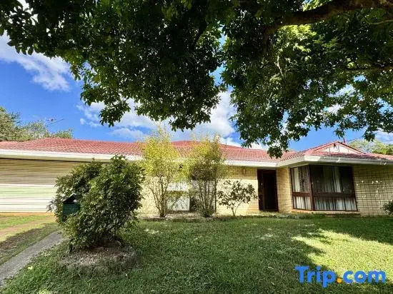 Walk to Market Square and Garden City! MacGregor