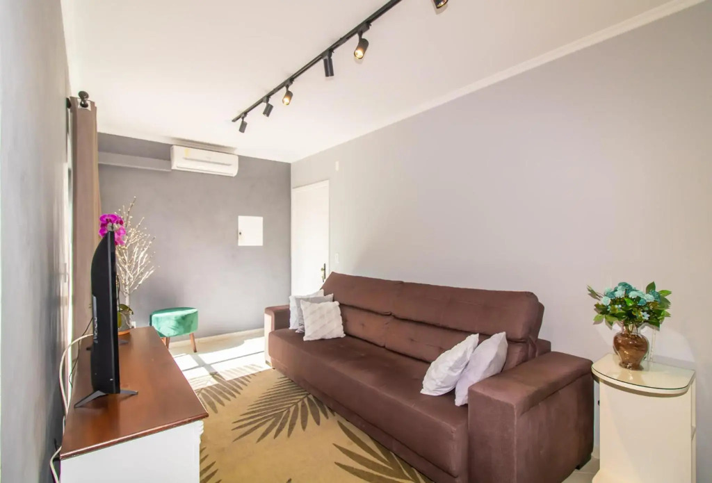 Apartamento Moderno com pequeno Terraço à 4Km do Consulado USA