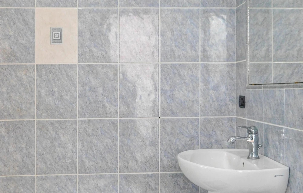 Nice Home in Montepaone With 5 Bedrooms, Wifi and Outdoor Swimming Pool