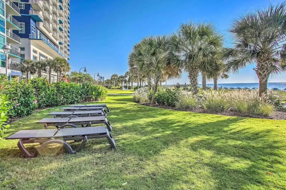 Oceanfront Myrtle Beach Condo w/ Pools & Hot Tubs