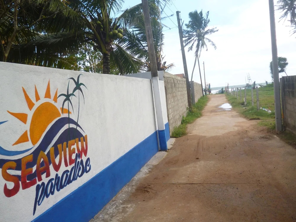 SeaView Paradise Inn