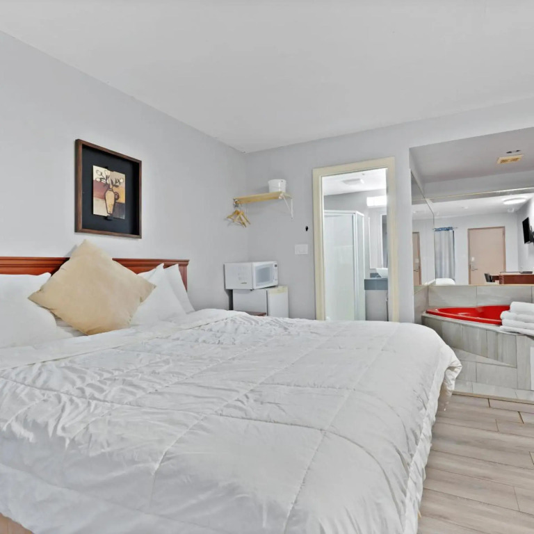 Niagara Lodge & Suites