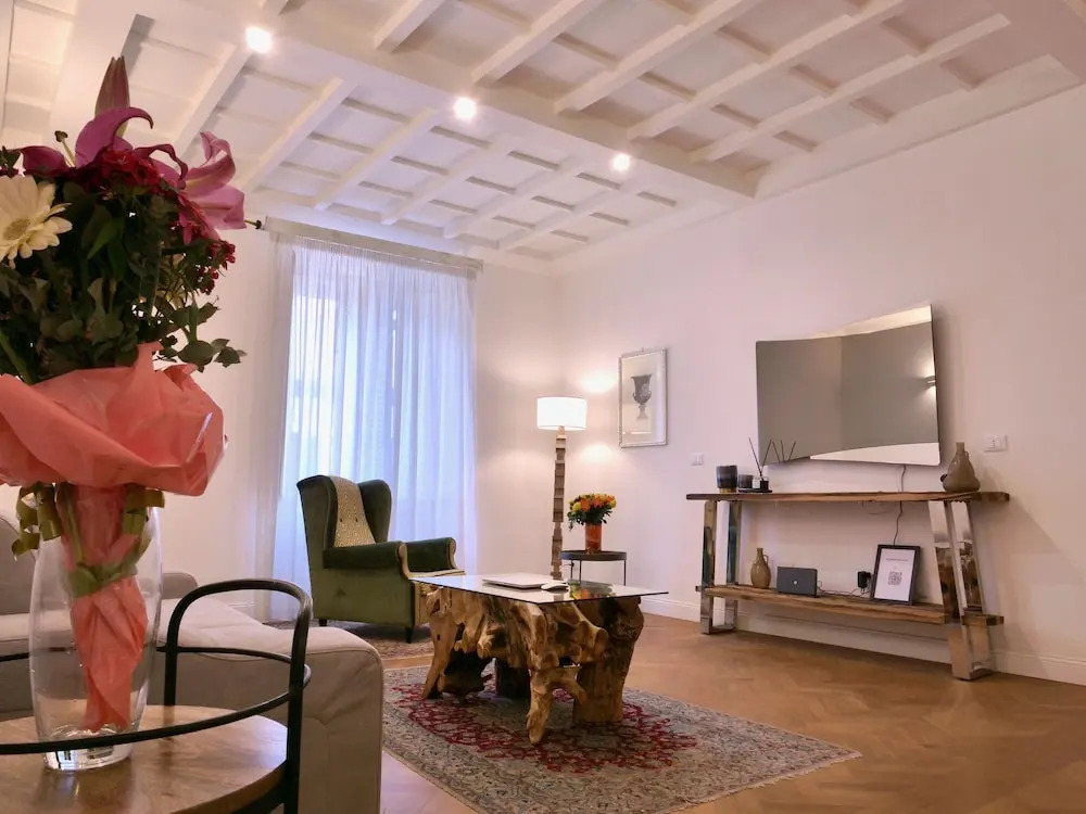 Helmirage suite Trevi