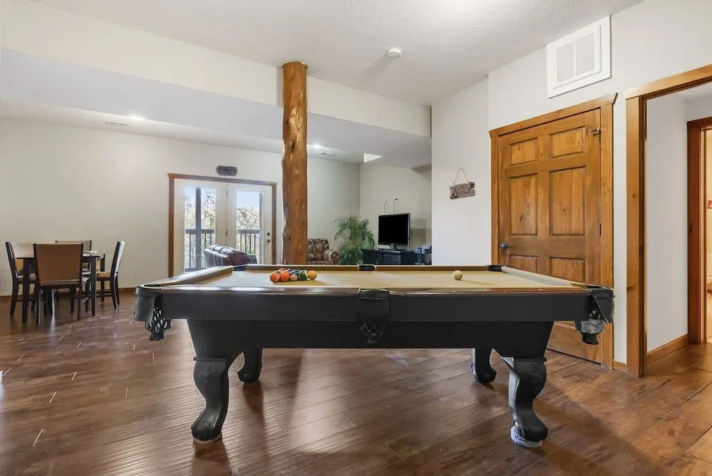 Kemper's Cabin by Silver Dollar City - Ideally Located