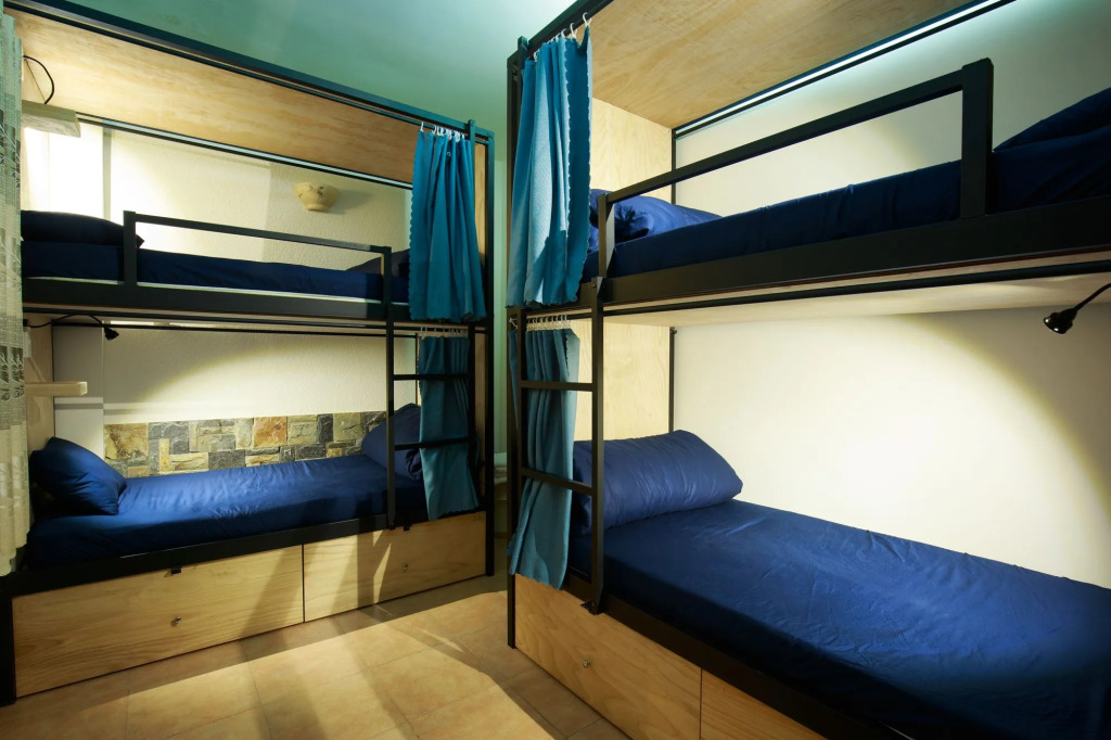 Leuleu Hostel