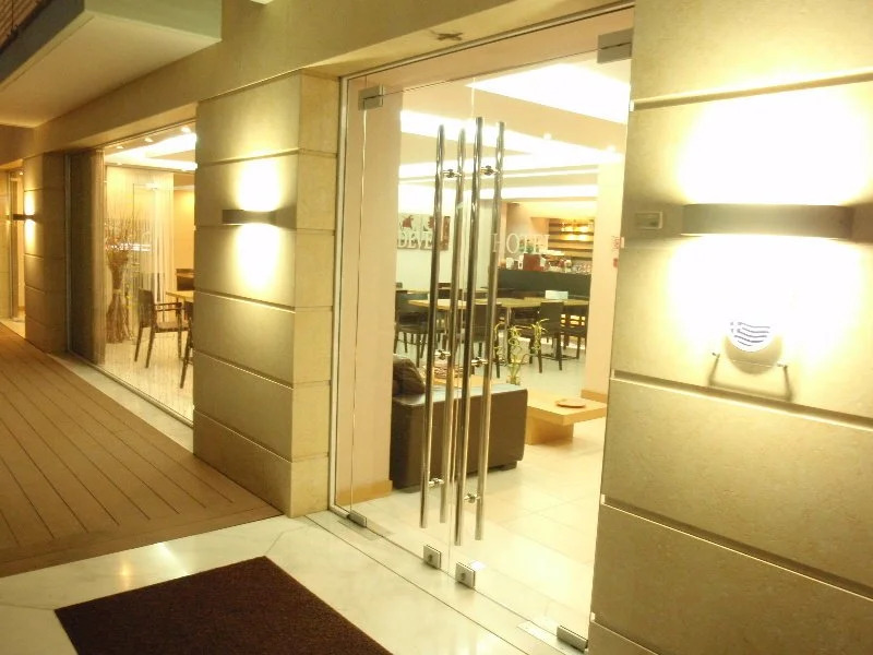 Deves Hotel