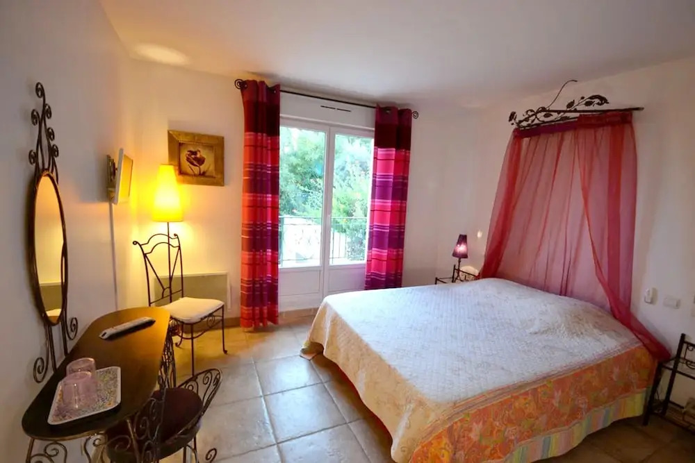 Villa With 4 Bedrooms in Saint-paul-de-vence, With Wonderful Mountain View, Private Pool and Enclosed Garden - 6 km From the Beach