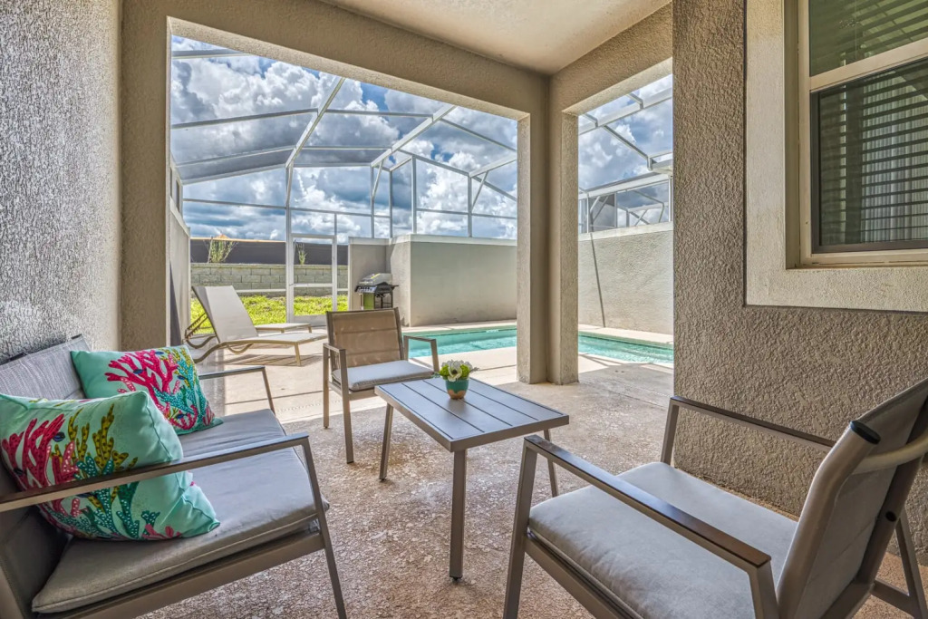 Super nice and spacious home with private pool near Disney