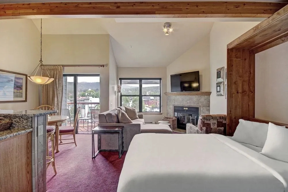 River Mtn Lodge E304