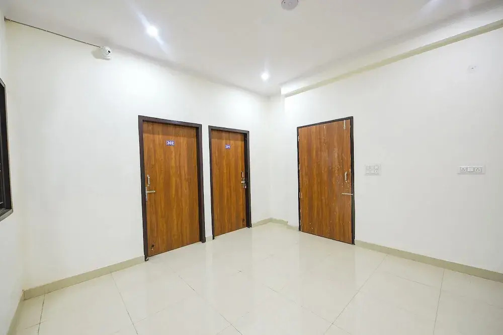 FabHotel VR Residency