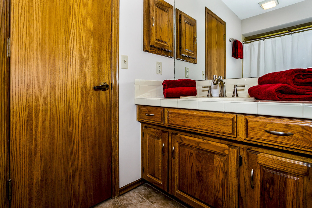 Amazing 3 bedroom House in Upscale Part of Town!
