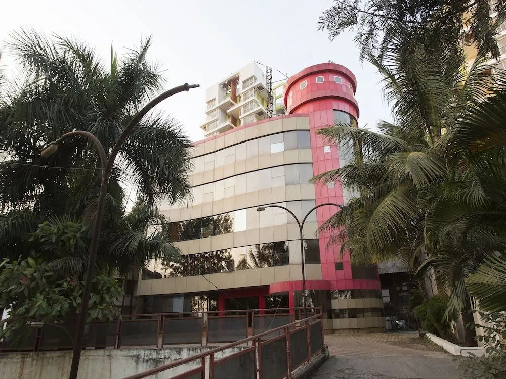 OYO 11091 Hotel Silver Court