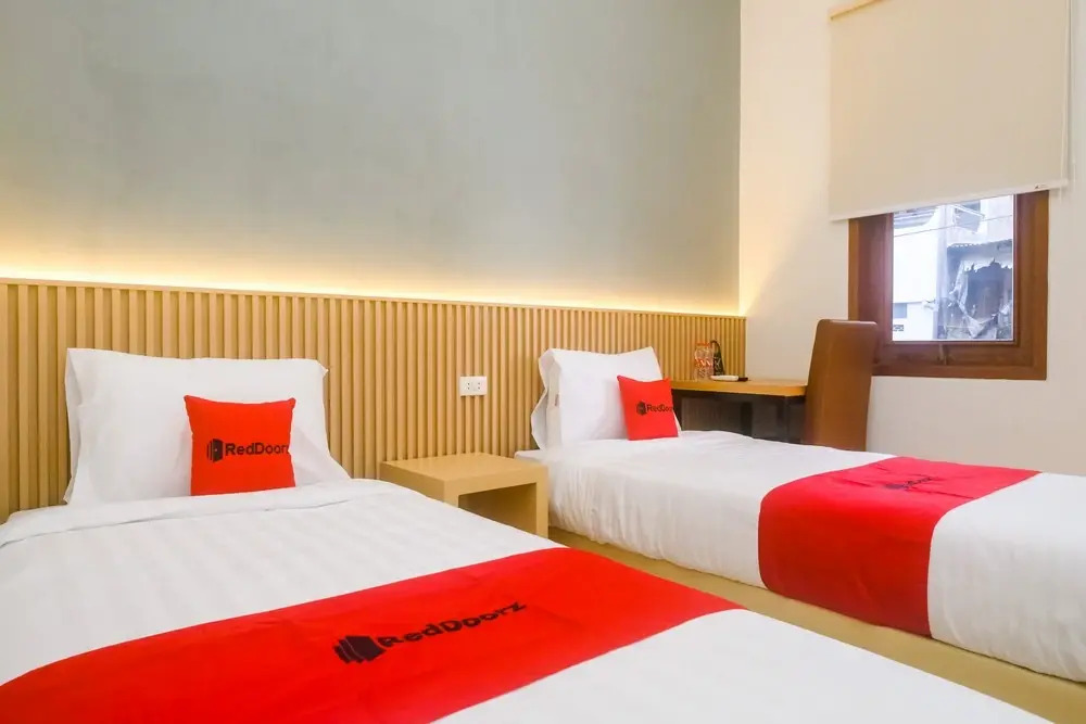 RedDoorz Near Simpang Lima Semarang