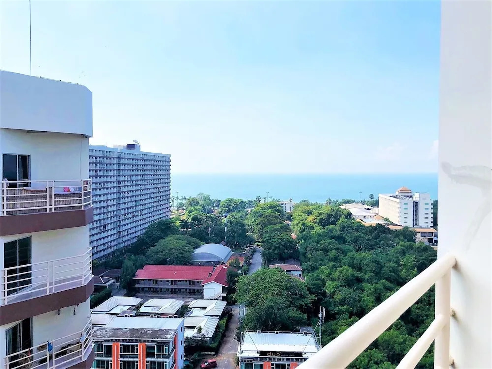 Sea view apartment Rimhad condominium Pattaya