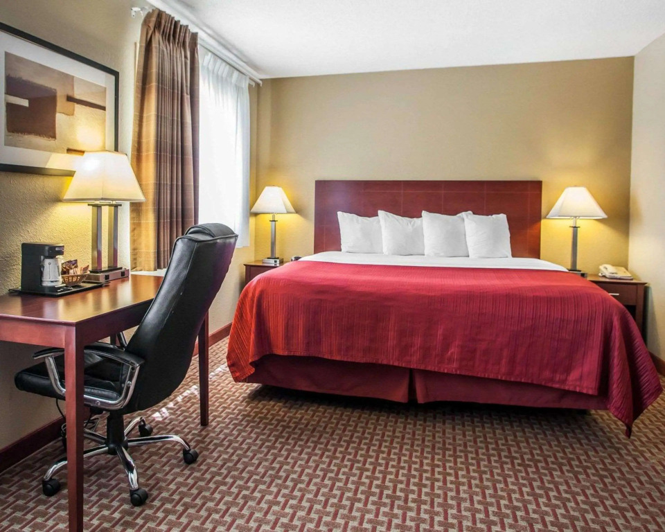 Quality Inn & Suites Davenport near I-80