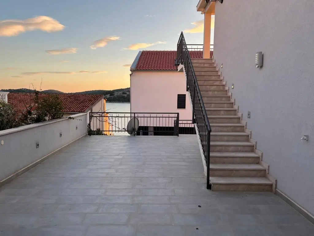 Villa Pina Tisno Apartment Luca 4-6 Pers