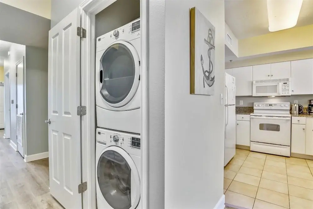Shores of Panama 2025 - 1 Bedroom + Bunks . Reserved Parking, Free Fun! 1 Condo by RedAwning