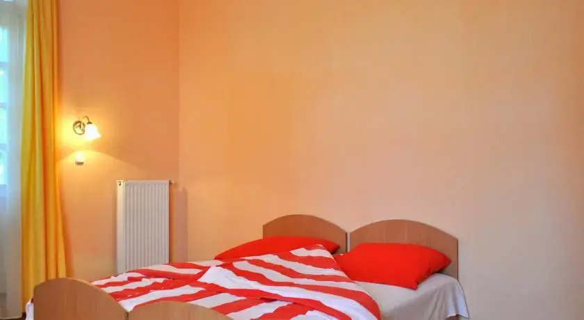Miksz Hostel
