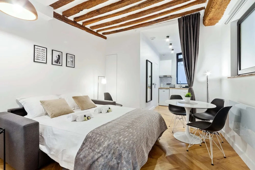 Stylish Apartment in the Heart of Paris