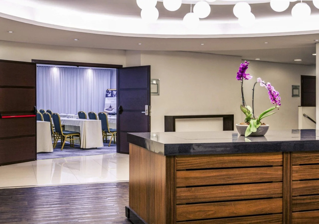 Mercure Santos