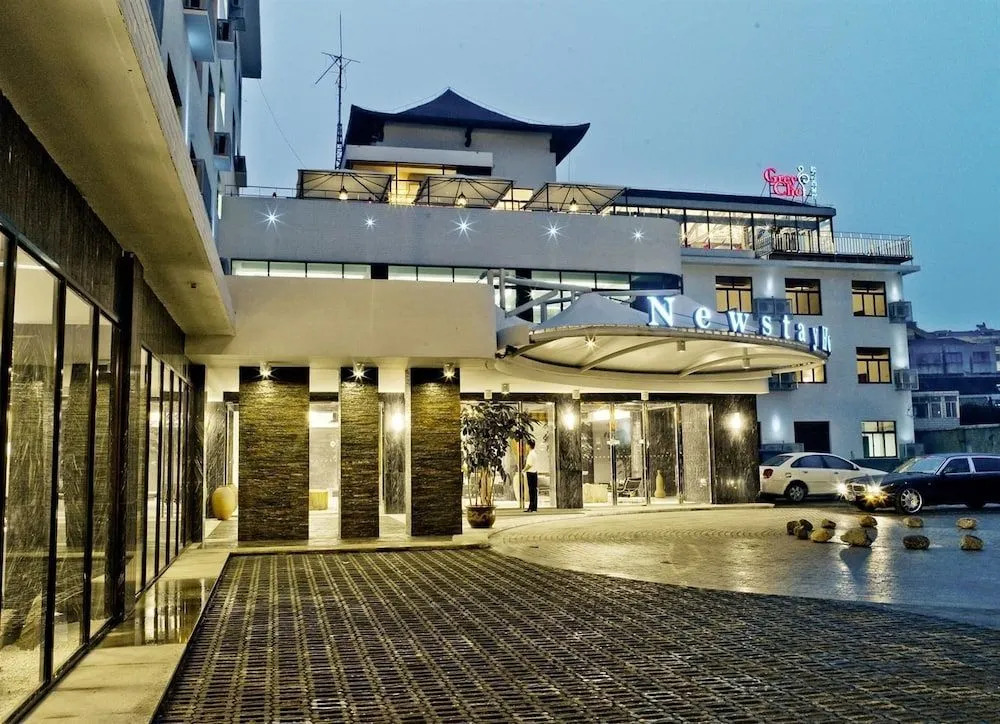 Zhangjiagang Newstay Vogue Hotel