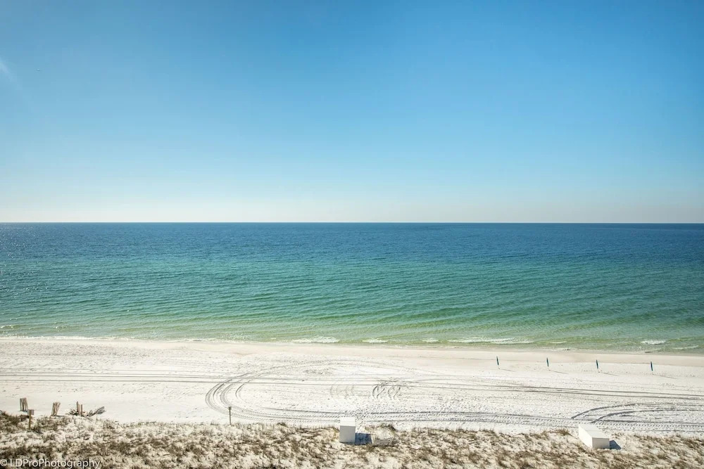 Inlet Reef 606 2 Bedroom Condo by RedAwning