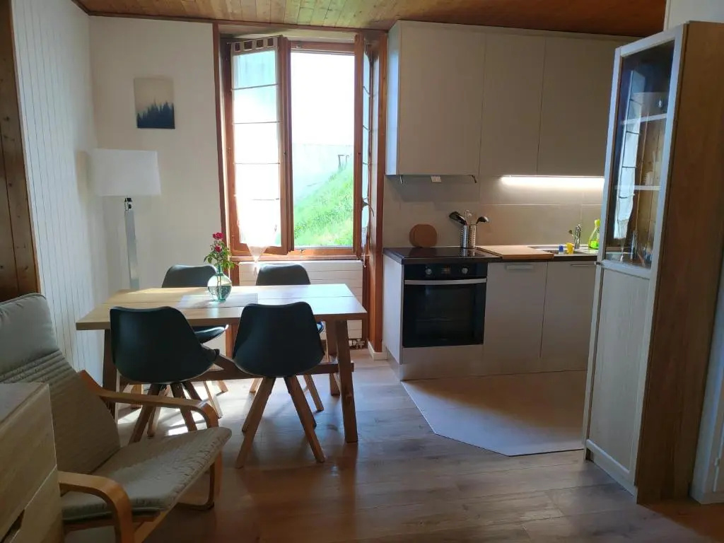 Studio au calme, vue imprenable sur la vallée