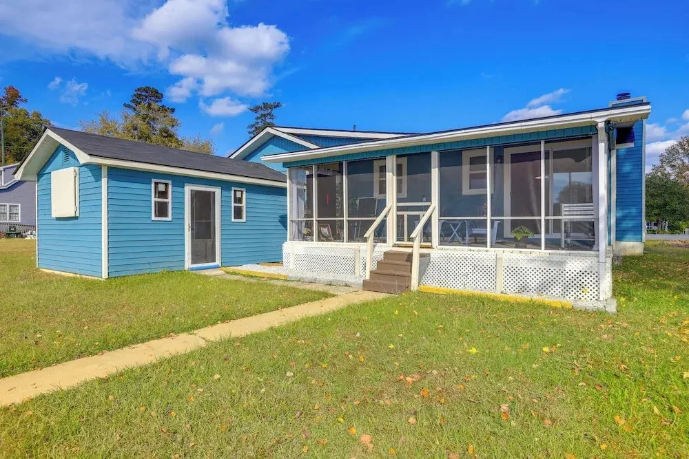 Lakefront Getaway w/ Dock & Views in Macon