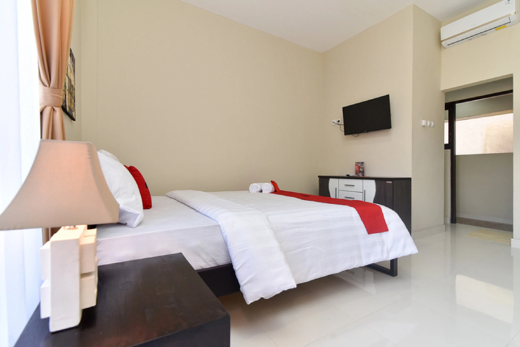 RedDoorz Plus near Jalan Imam Bonjol Denpasar