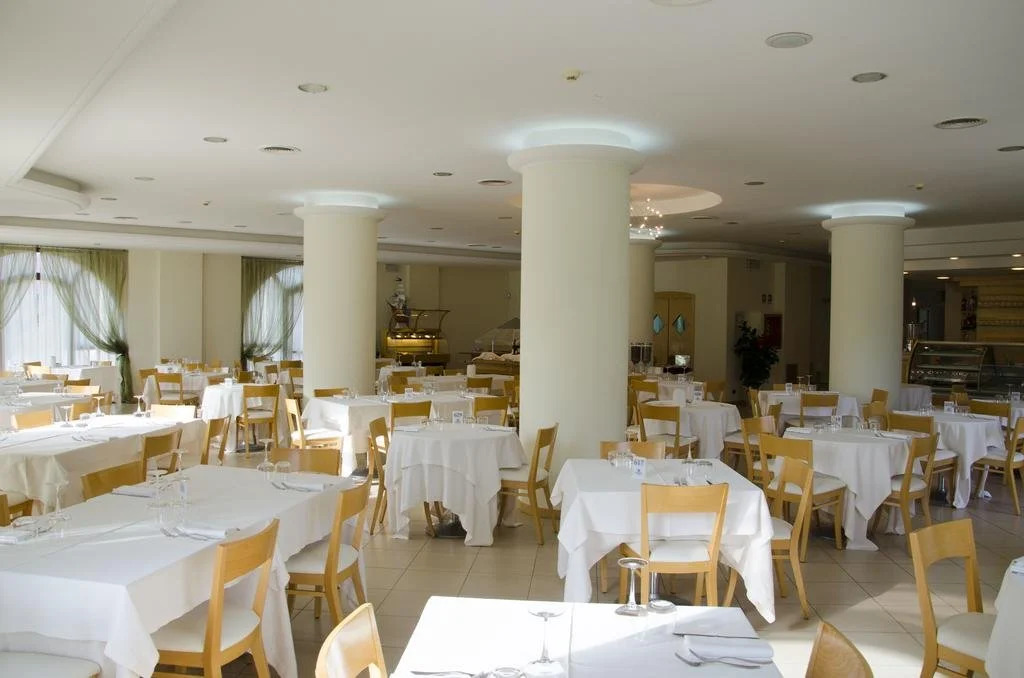 Almaluna Hotel  Resort