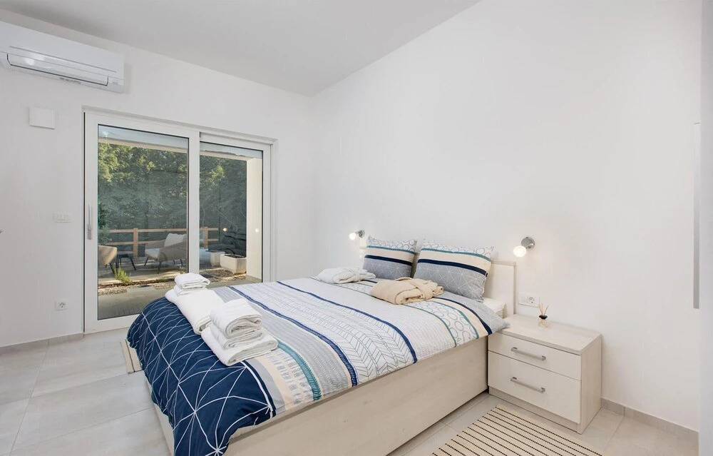 Stunning Home In Zestilac