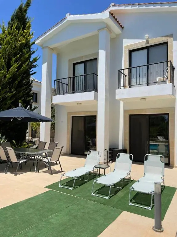 Luxurious 3 Bedroom Villa with Pool