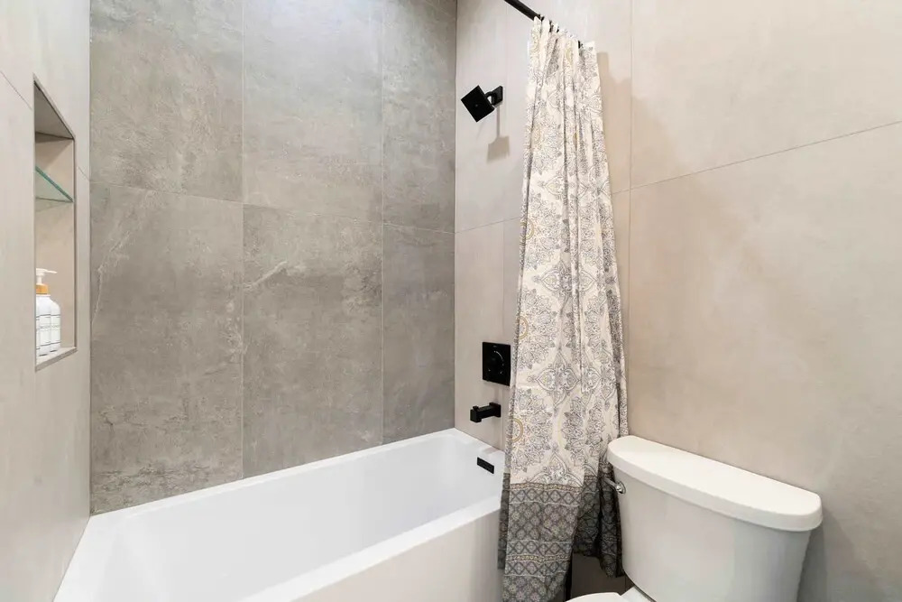 Spacious Bright Modern New Unit in Tri Taylor