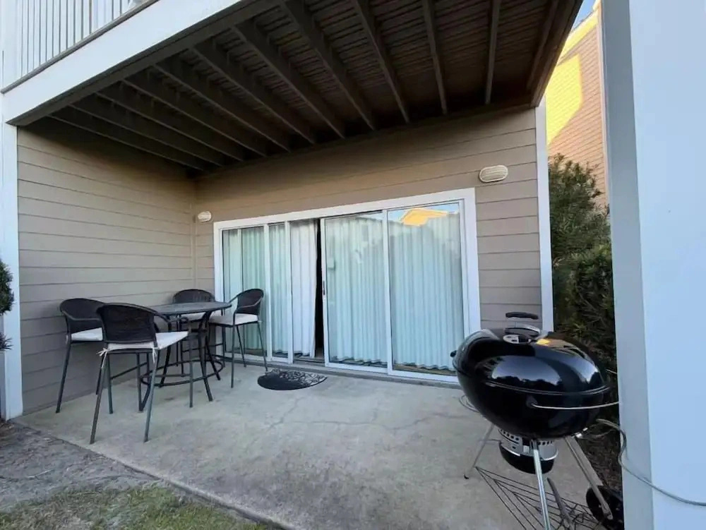 Beach Pointe 203