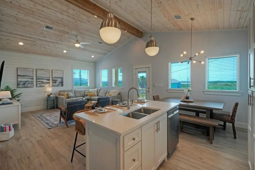 Coastal Retreat w/ Pool, Firepit, BBQ & Outdoor TV Lounge Deja Blue by Avantstay