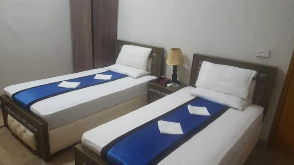 Hotel Day IN One