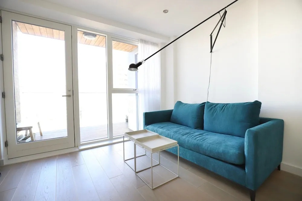 1 Bedroom Apartment With Balcony in Greenwich