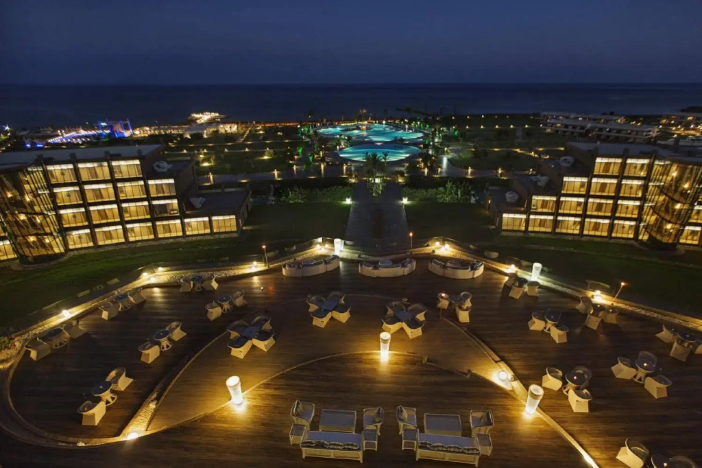 Noah's Ark Deluxe Hotel & Spa