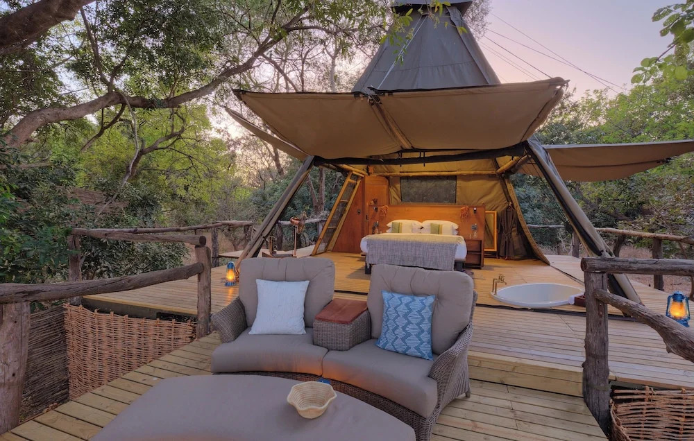 Shawa Luangwa Camp