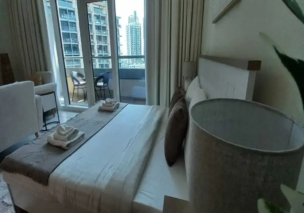 Bay Square 9 Canal View Modern studio