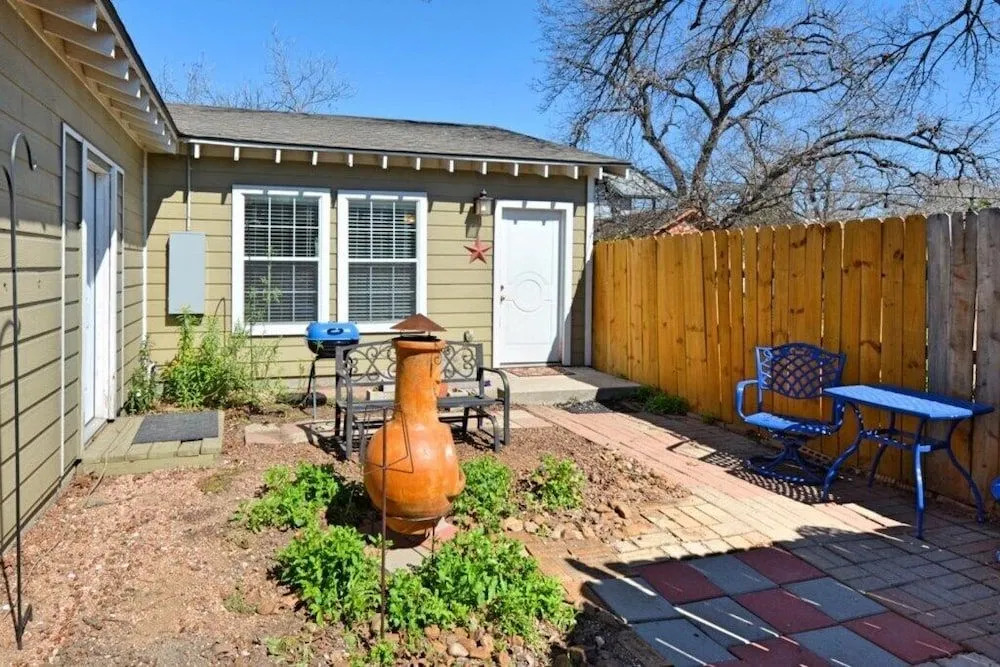 Elm Street Cottage