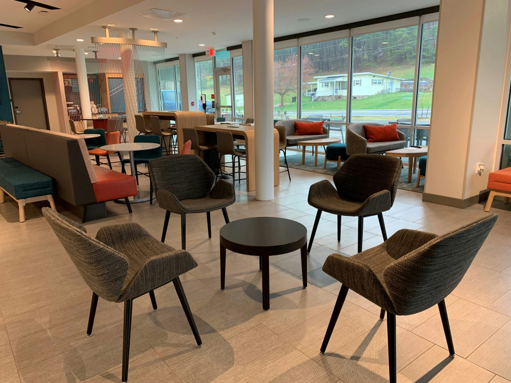 avid hotels - Salem by IHG