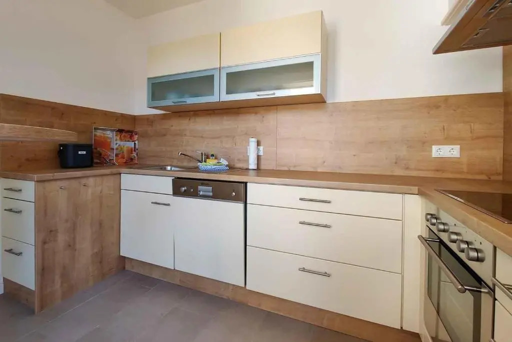 Grosse-Ferienwohnung-14-mit-Meerblick-und-Strandkorb-im-Haus-Seeluft-in-Duhnen