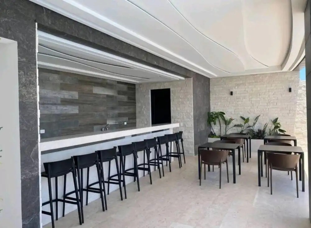 Luxury Sea view Studio on the 5th Av